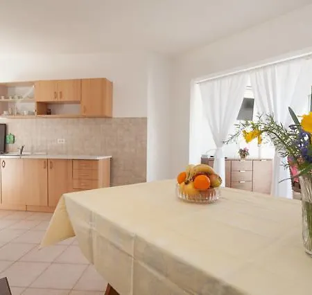 Maki Apartament Štinjan